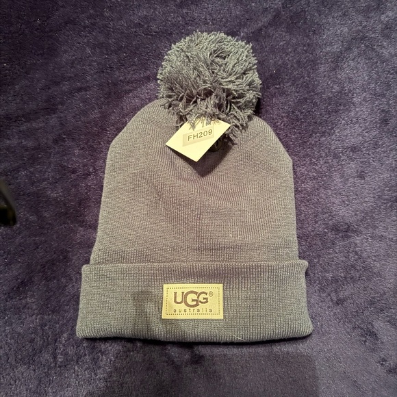 UGG Charcoal Knit Beanie with Pom - Picture 1 of 1
